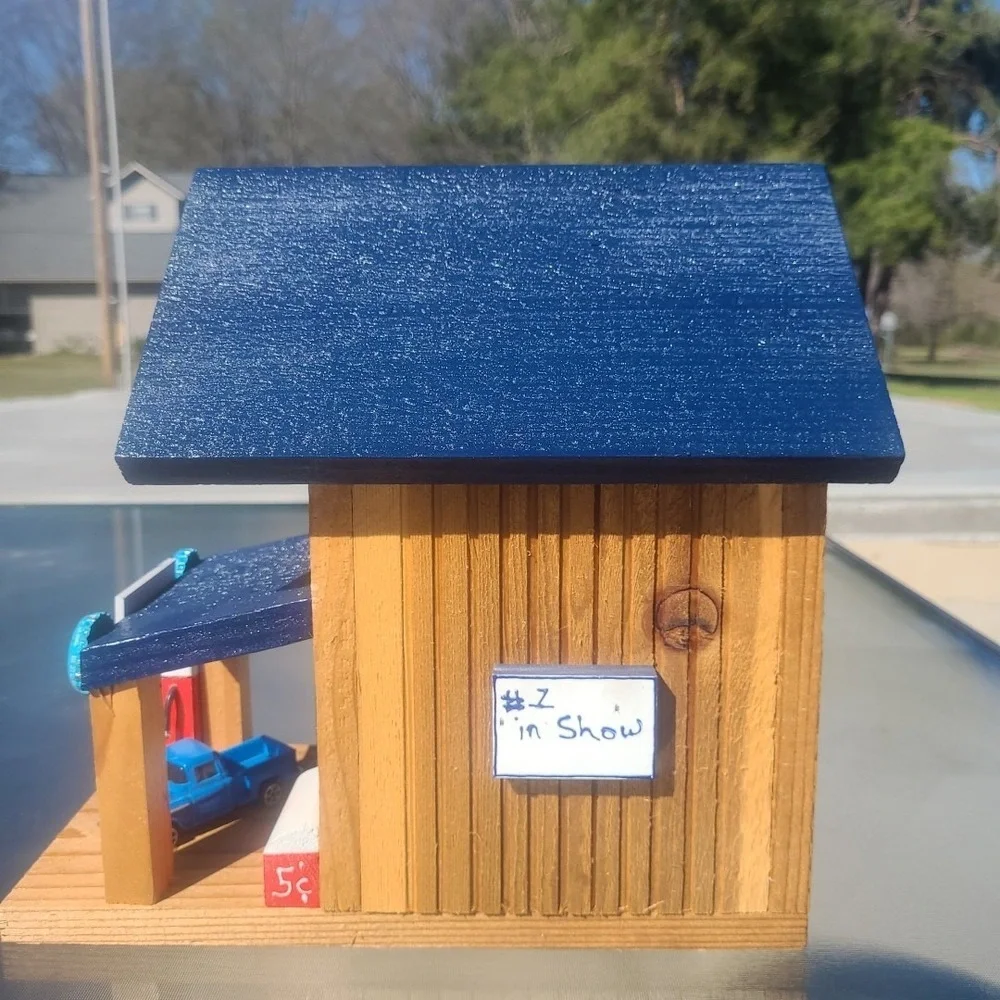 Truck Show Custom Made Brand New Bird House Amazing Detail‎ & Color 11' by 11'